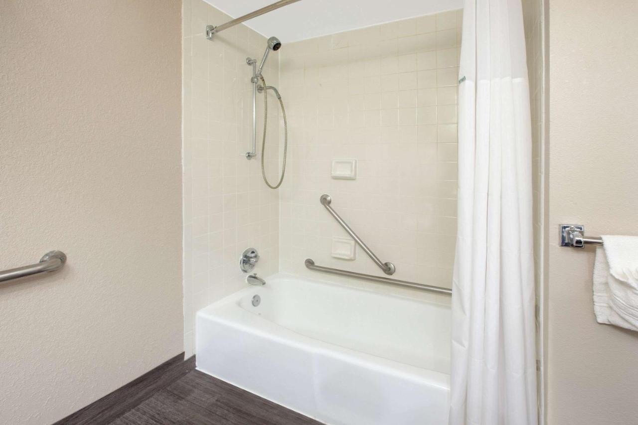 Baymont By Wyndham Grand Rapids Near Downtown Hotel Wyoming Luaran gambar